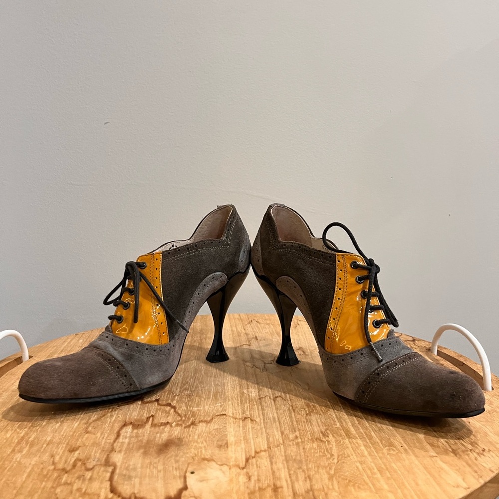 John Fluevog Listens Mansfield